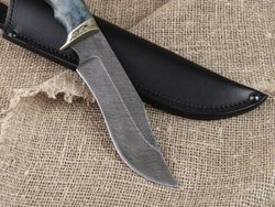 Нож "Ястреб", дамасская сталь, рукоять синяя стабилизированная карельская береза