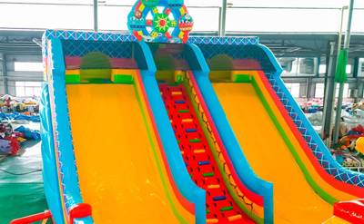 Коммерческий надувной батут "Максипарк развлечений" 15*8*7,5 м