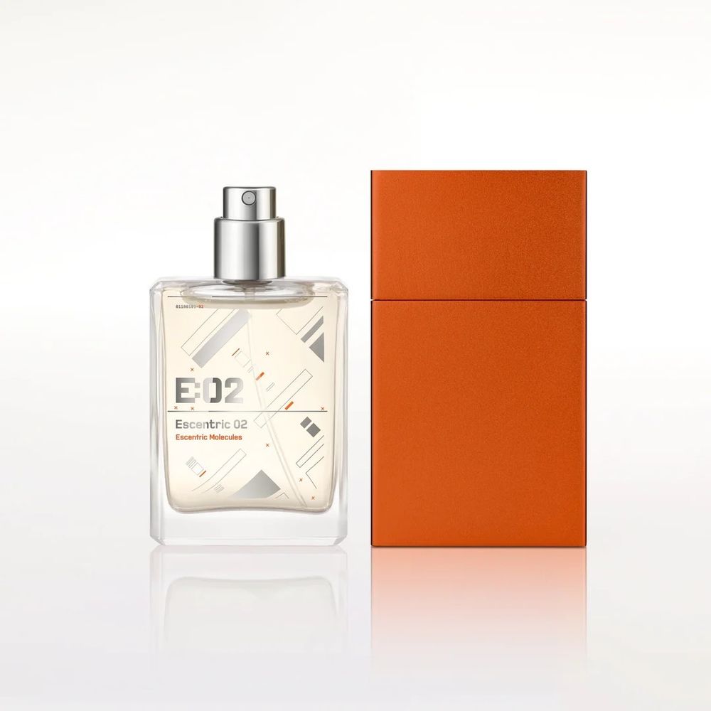 Escentric Molecules Escentric 02 Lux