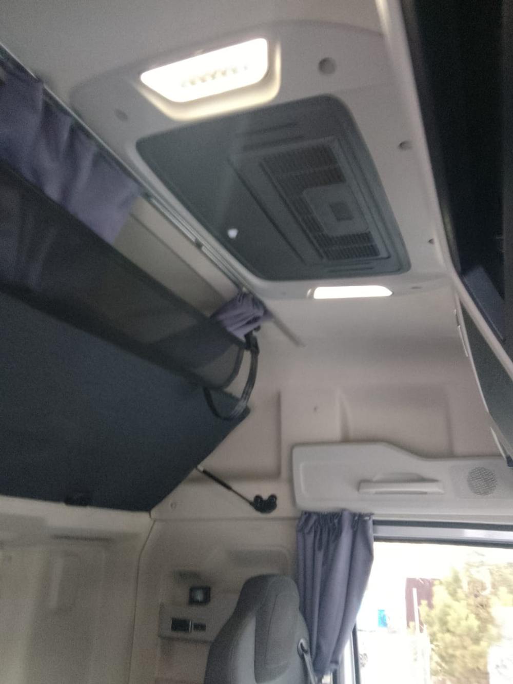 BEIJING BJ* 6x4 Седельный тягач BJ4250D6CP-02 (Дизельный, 12,9 л, 579 л.с., АТ)