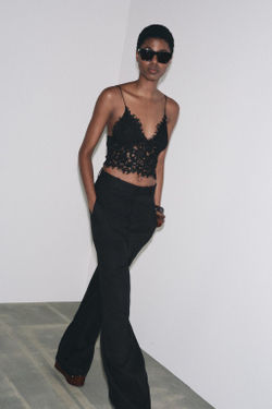 ZARA УКОРОЧЕННЫЙ ТОП С ВЫШИВКОЙ, ЧЕРНЫЙ