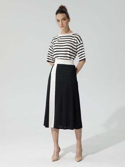Женская юбка черного цвета с контрастной полосой из шелка и вискозы - фото 2