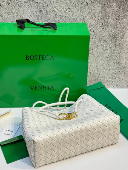 Сумка Bottega Veneta Andiamo белый