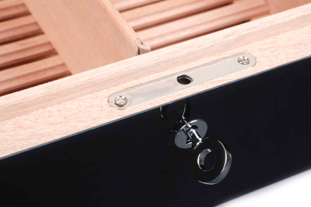 Хьюмидор Howard Miller на 50 сигар, Черный лак