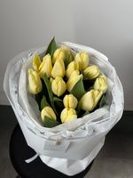 Букет из 15 лимонного тюльпана