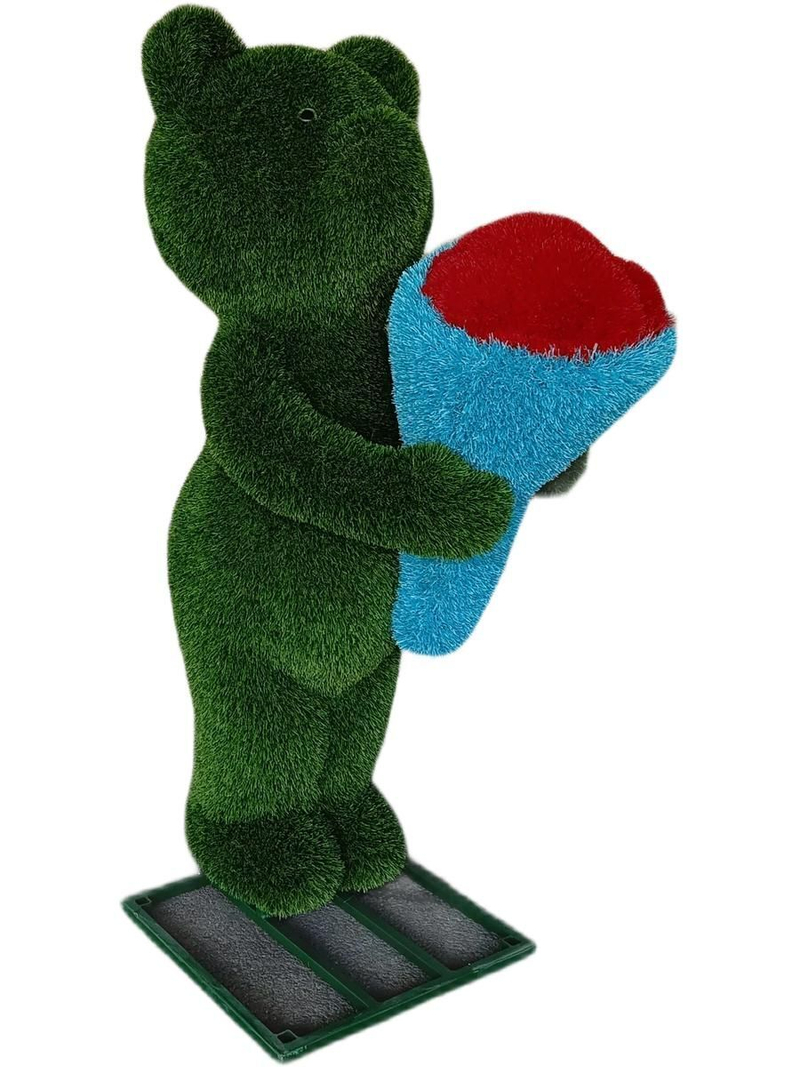 Мишка с букетом