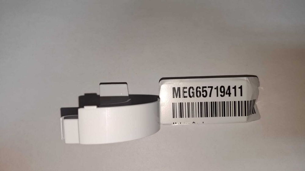 Крышка петли холодильника LG правая MEG65719411