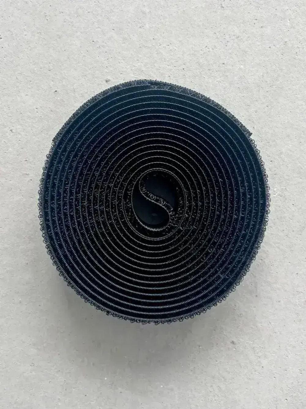 Лента липучка гибридная с набором скоб (5 метров х 25мм. + 20 скоб)