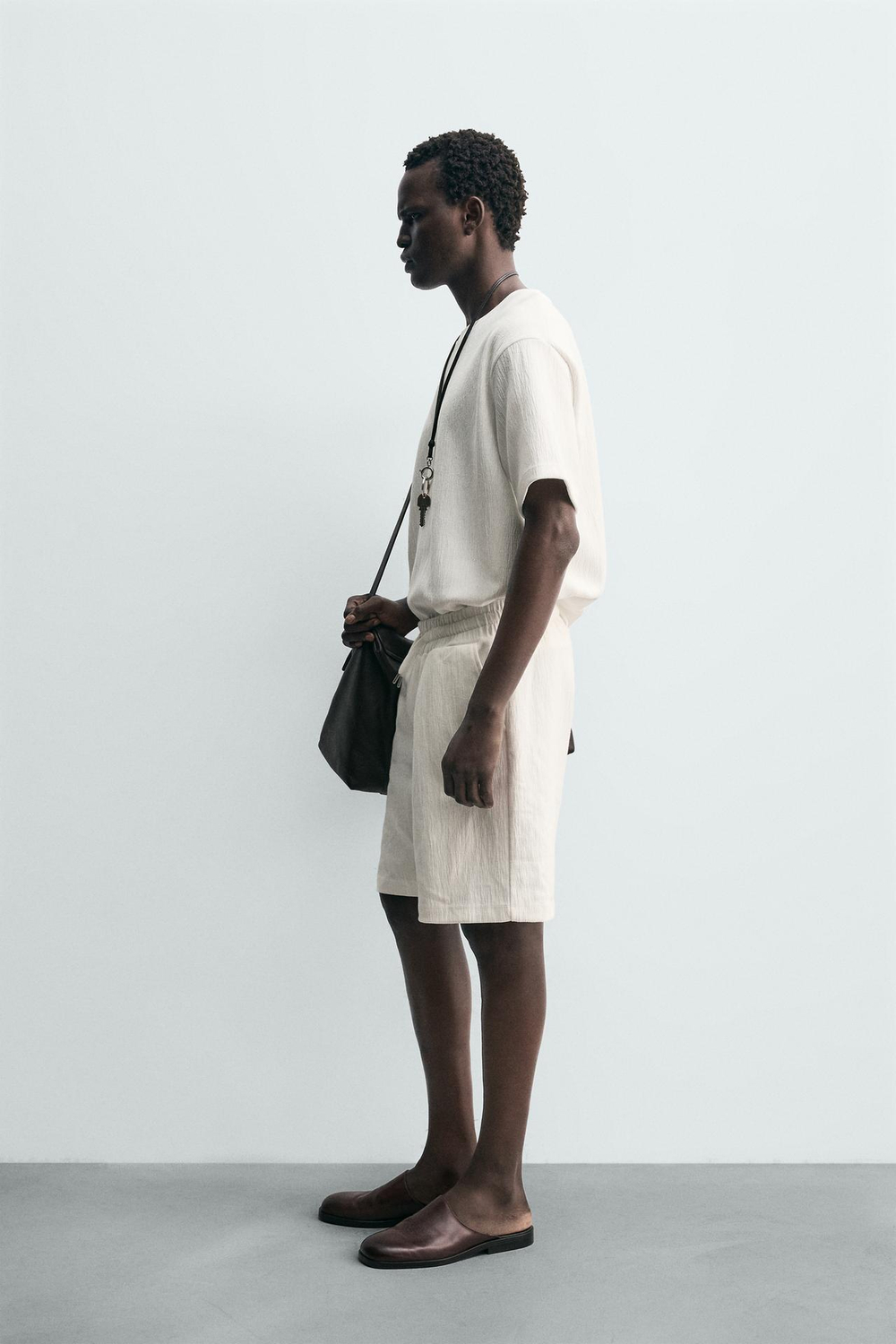 ZARA ФУТБОЛКА RELAXED FIT ИЗ РЕЛЬЕФНОЙ ТКАНИ, ЖЕЛТОВАТО-БЕЛЫЙ