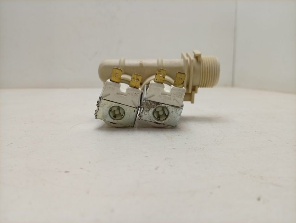 45У82 кт70 Клапан подачи воды для стиральной машины Атлант 21509 б/у