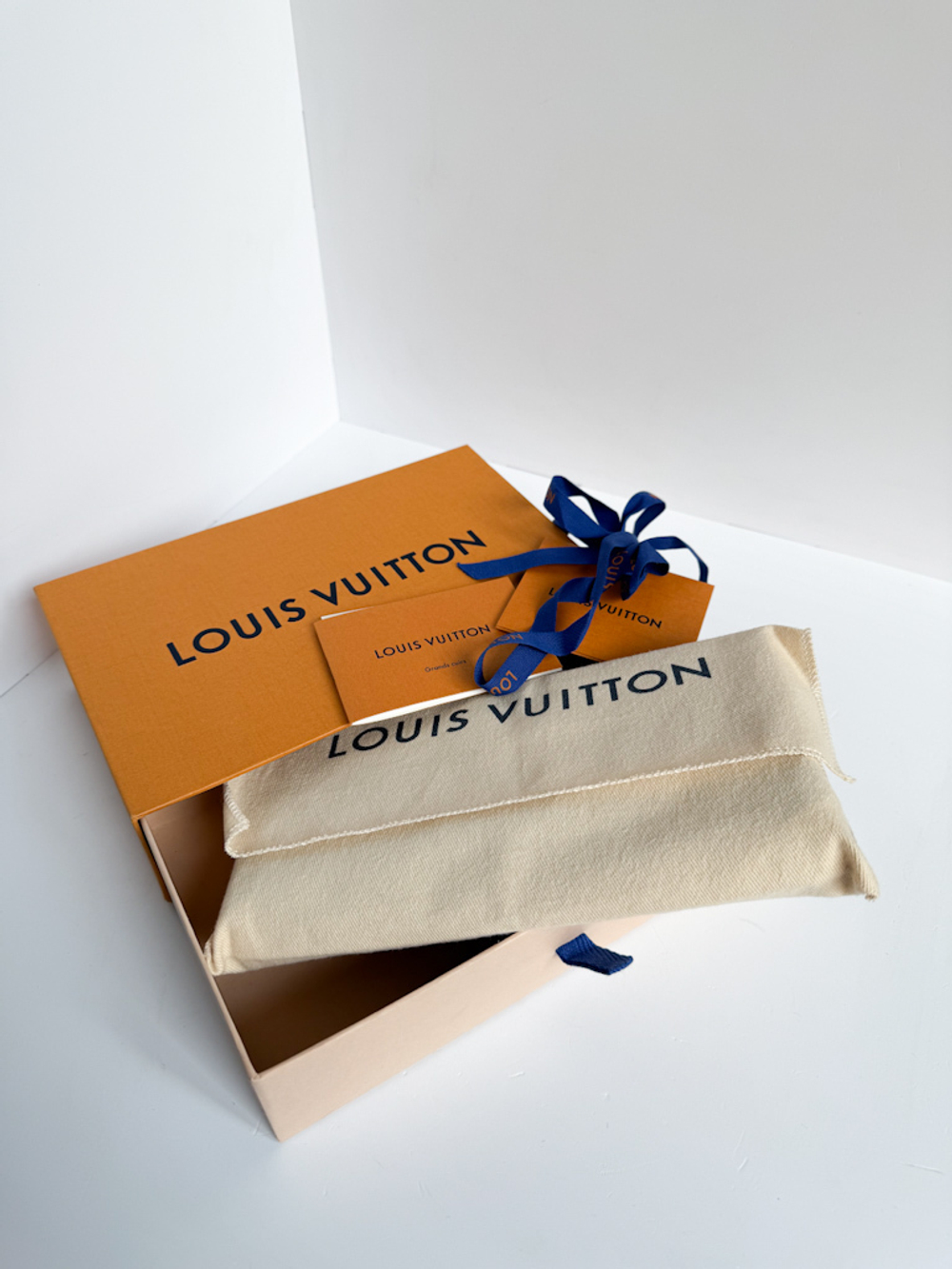 Кожаный кошелек Louis Vuitton