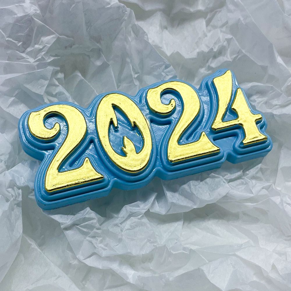 Фигура из шоколадной глазури &quot;2024&quot; голубая, 4х9,5