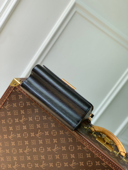 Louis Vuitton Twist MM