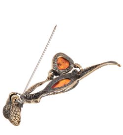 AM-2087 Брошь «Дама выход в свет» (латунь, янтарь)