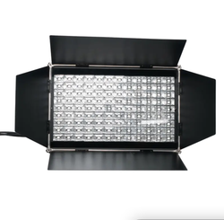 Portable 108x3W LED Flood Light — заливной прожектор 108×3 Вт RGB с углом 60° IP65