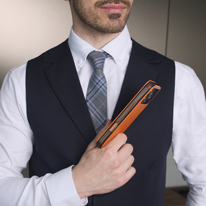 Чехол iPhone 17 Pro Max натуральная кожа козы, оранжевого цвета