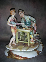 Статуэтка. Фарфор. У сапожника. Capodimonte. Италия
