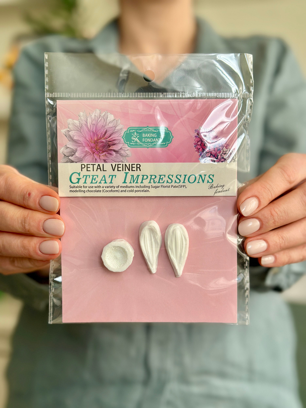 Молды силиконовые для лепки Ромашки. Набор из 2х штук: серединка цветка и лепесток ромашек / Форма для лепки из полимерной глины, холодного фарфора, воска, мыла, самозатвердевающих масс