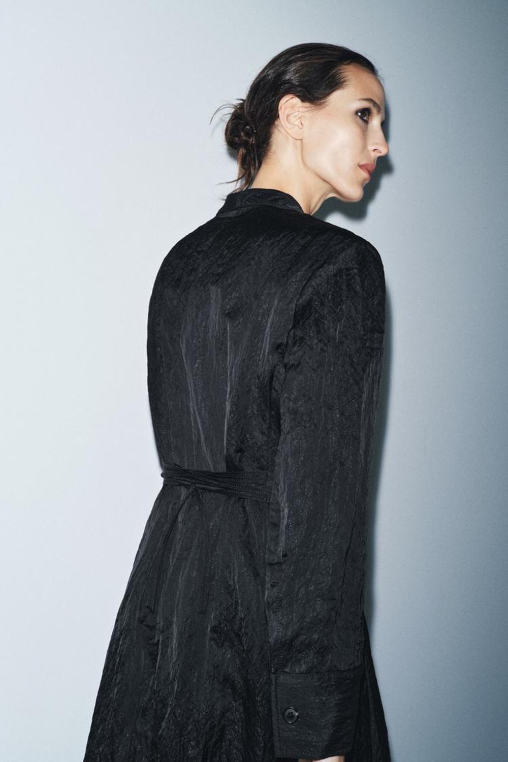 ZARA МЯТОЕ АТЛАСНОЕ ПЛАТЬЕ — ZW COLLECTION LIMITED EDITION, ЧЕРНЫЙ