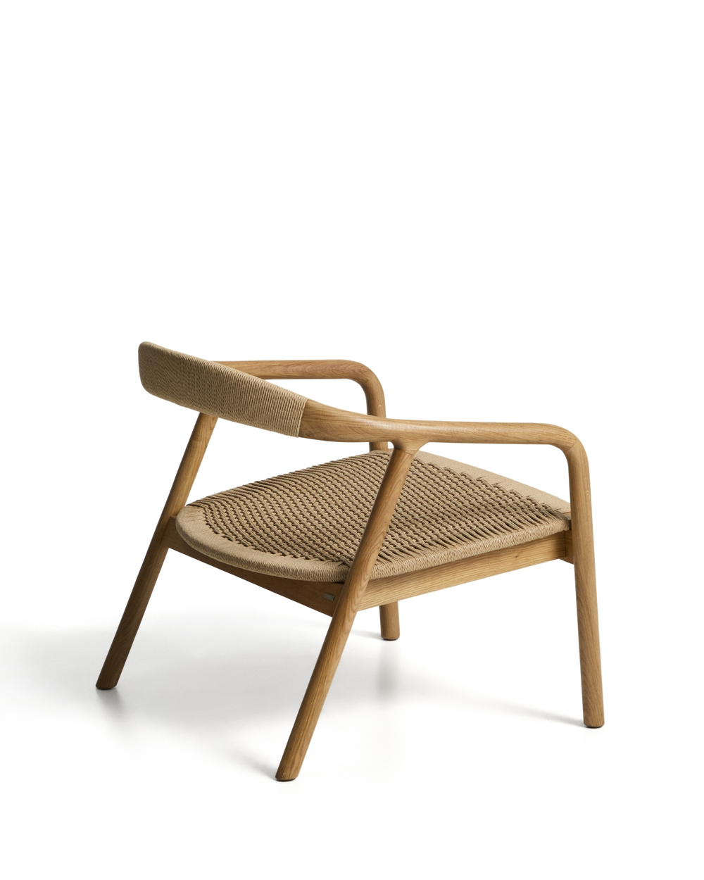 Кресло уличное Derile из дуба с натуральной отделкой и бежевой веревки