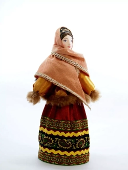Кукла коллекционная Женщина в русском зимнем наряде