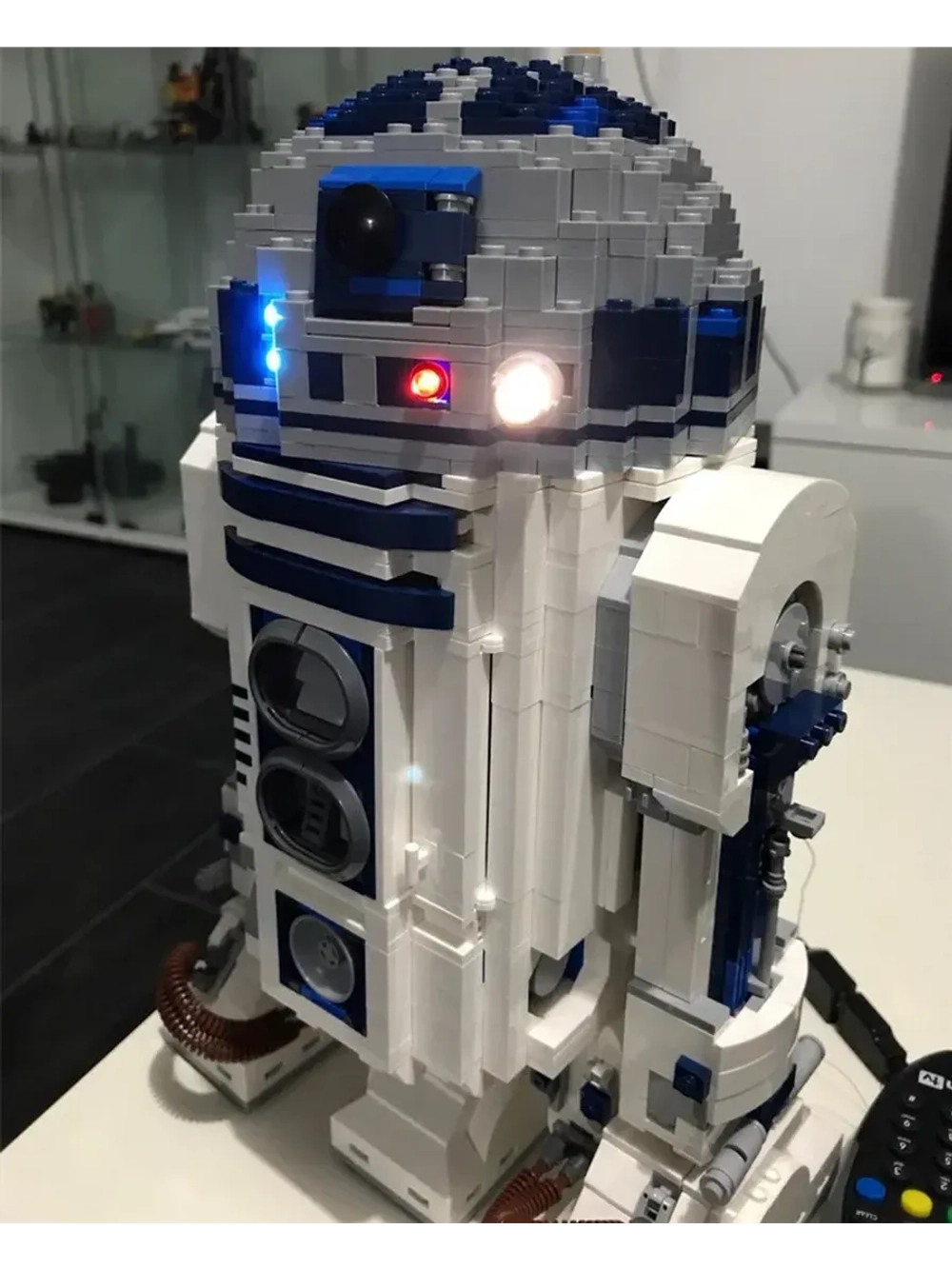 LEGO Коллекционные наборы 10225 R2-D2
