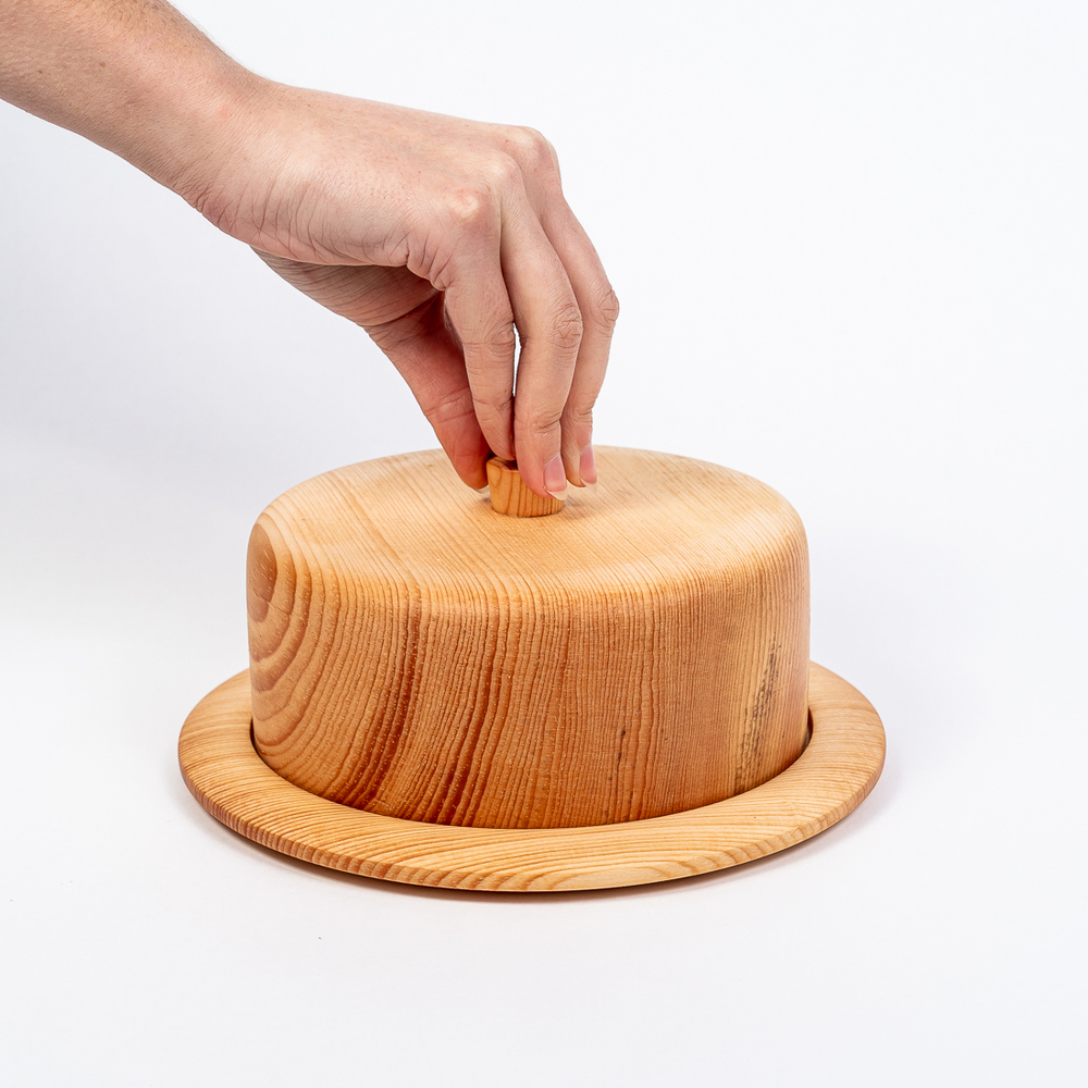 Масленка из дерева Сибирский Кедр для сливочного масла. MS3