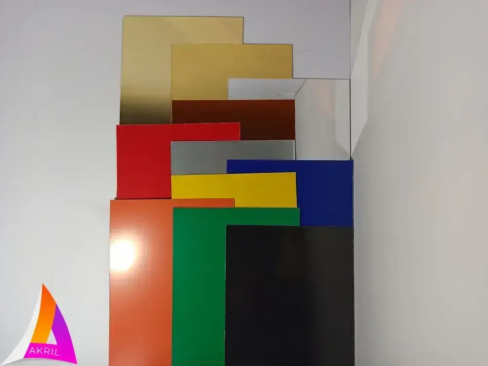 Пластик для лазерной гравировки SHENGWEI (Серебро царапанное на чёрном) 300мм_600мм 1.5 мм