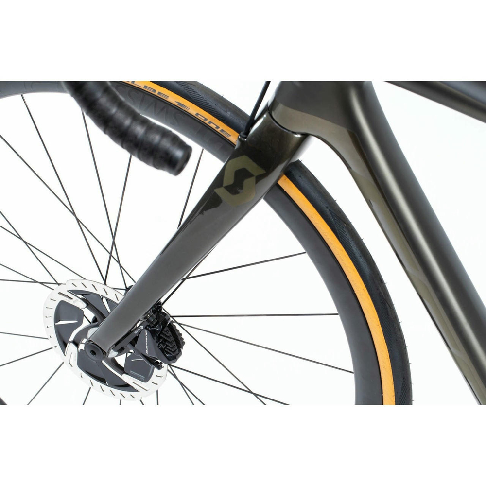 Шоссейный велосипед Scott Addict RC Premium disc (2019)