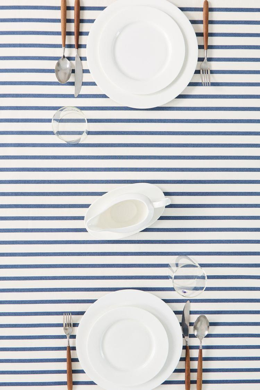 ZARA HOME ОВЕРЛОЧНАЯ ПОЛОСАТАЯ СКАТЕРТЬ, СИНИЙ