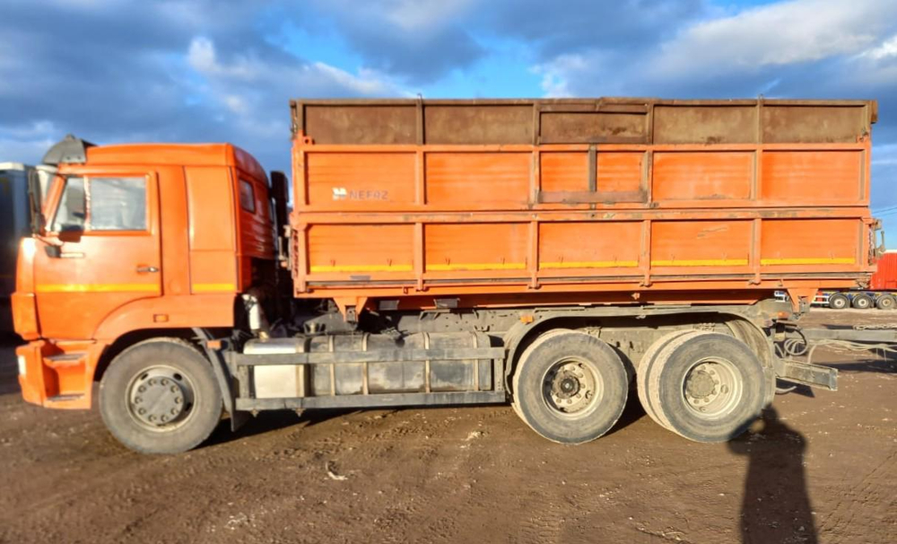 КамАЗ 45143 6x4 Зерновоз 45143-50 (Дизельный, 11,8 л, 300 л.с., МТ)