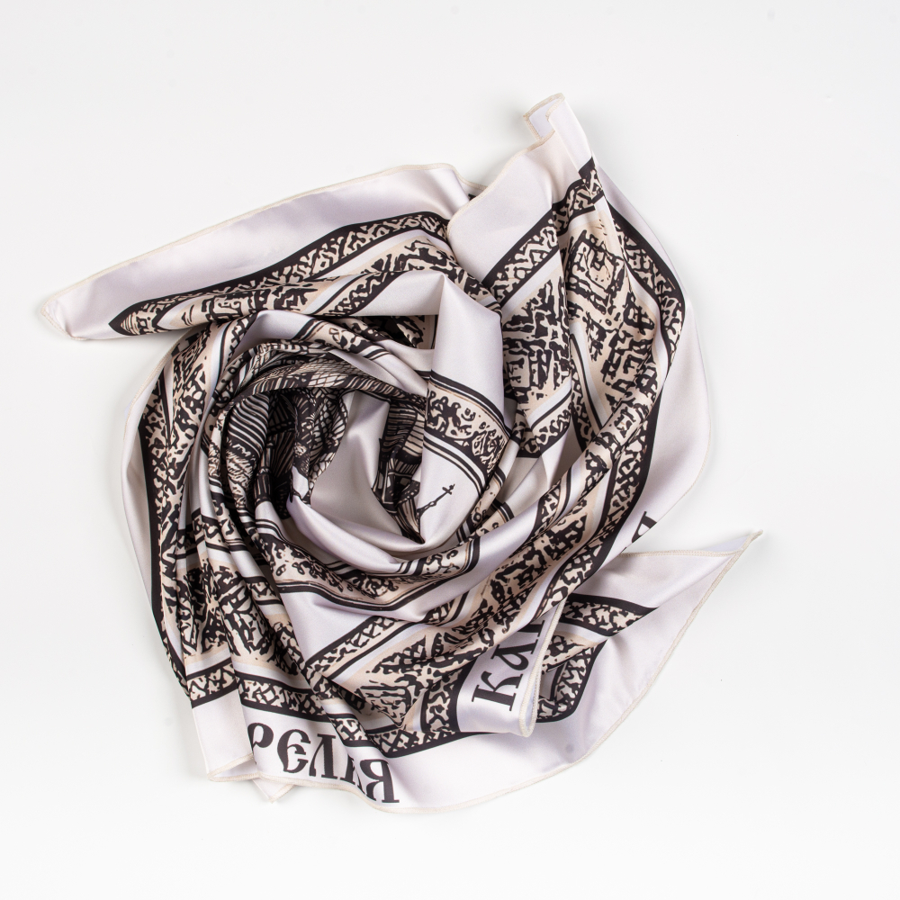 Шейный платок «Карельская церковь», 70×70 см