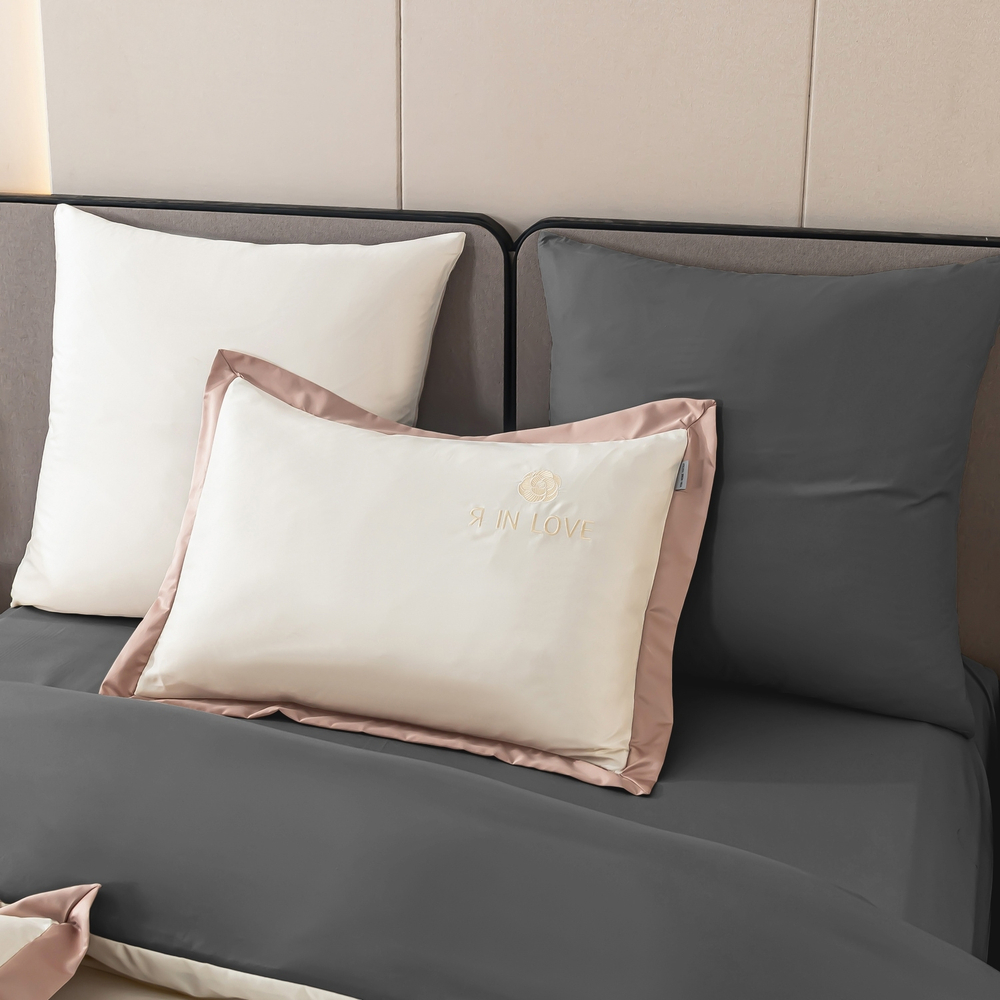 Комплект постельного белья Сатин-Шелк Я IN LOVE на резинке LVR006