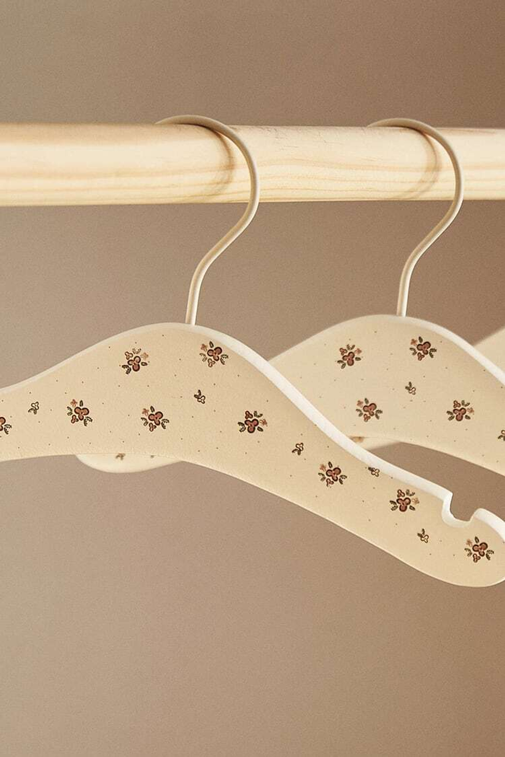 ZARA HOME ДЕТСКИЕ ВЕШАЛКИ С ЦВЕТОЧНЫМ УЗОРОМ (НАБОР ИЗ 3 ШТ.), БЕЛЫЙ