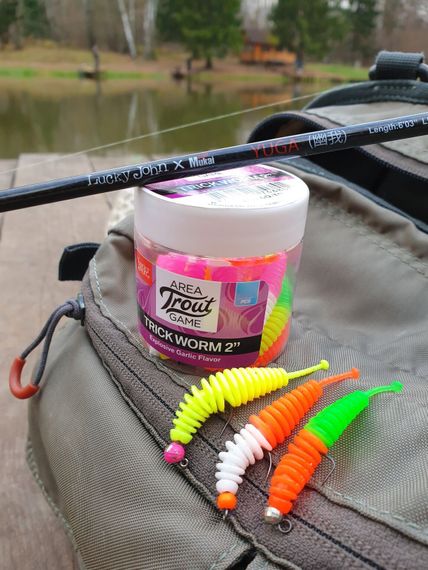 Слаги съедобные LJ Pro Series TRICK WORM 2,5in (6,35 см), цв. F05, 7 шт.