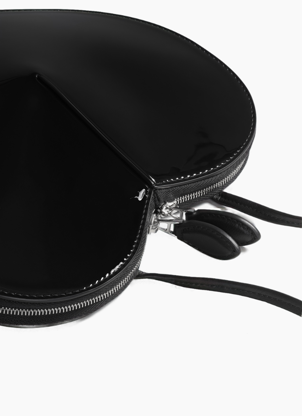 Сумка Alaia LE CŒUR BAG IN CALFSKIN BLACK