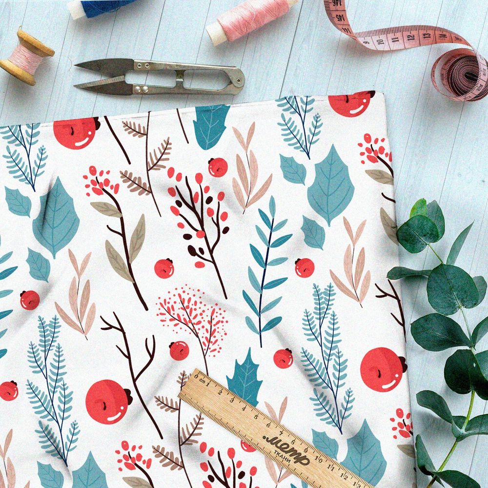 Ткань муслин лесная трава и рябина на белом фоне