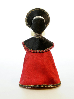 Кукла Петербургская барышня в зимнем костюме 19 века