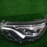 Фара левая Toyota Rav 4 CA40 (2015-2019) LED