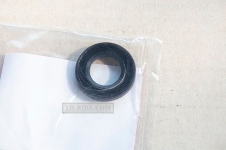 91204-KPH-901. OIL SEAL, 17X30X5 (ARAI)