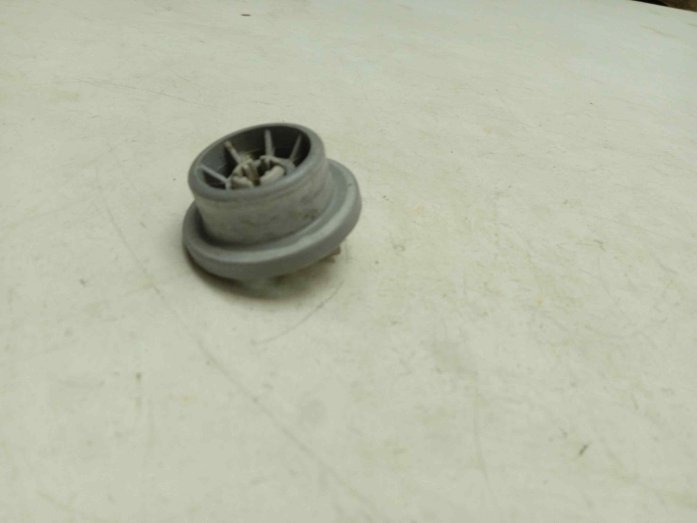 SGV43E43RU ктп20 Ролик верхней корзины для посудомоечной машины Bosch SGV43E43RU б/у