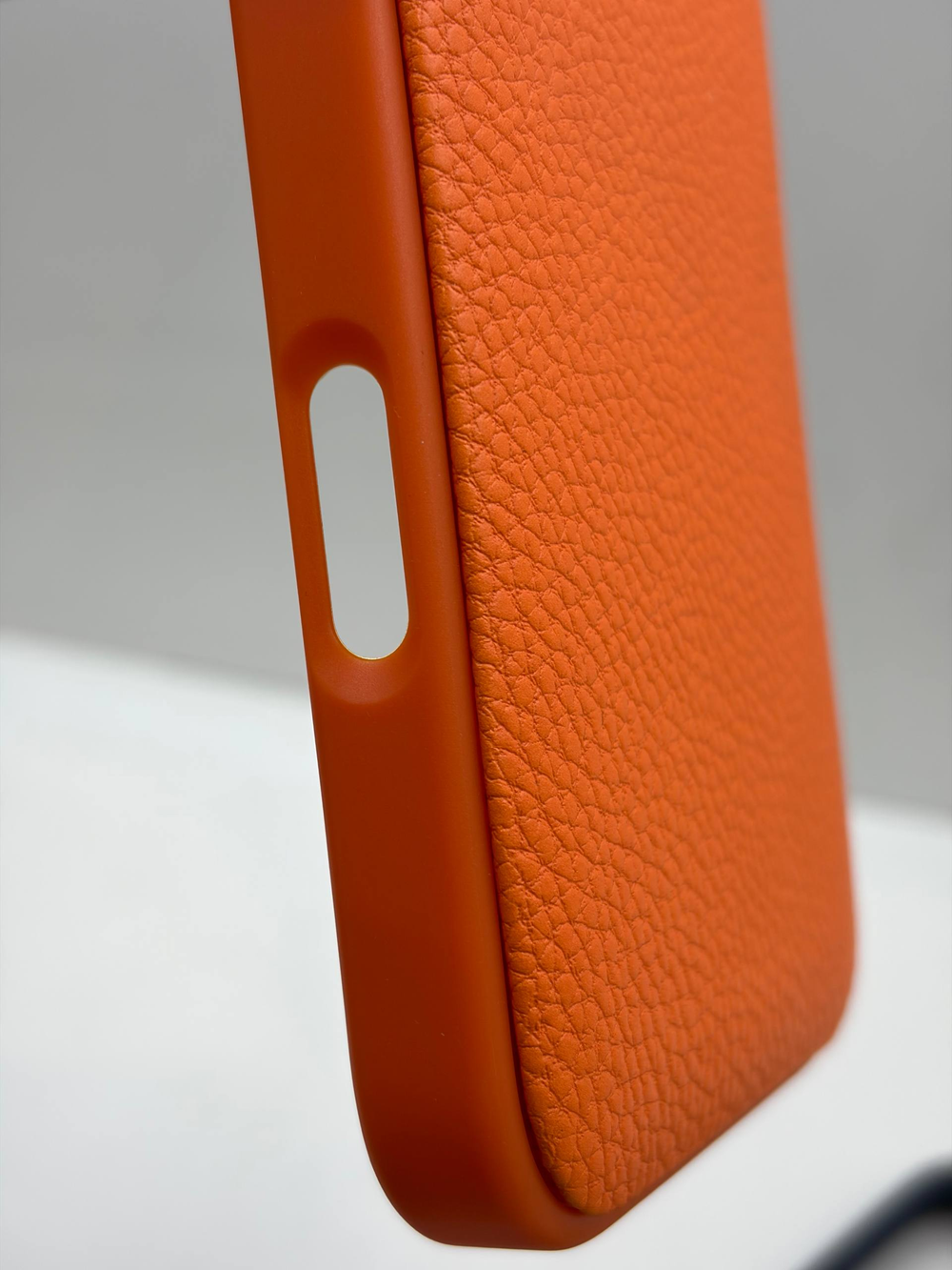 CREATIVE CASE для iPHONE 16 PRO