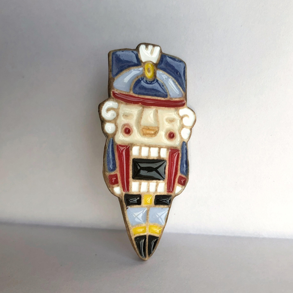 Брошь Щелкунчик