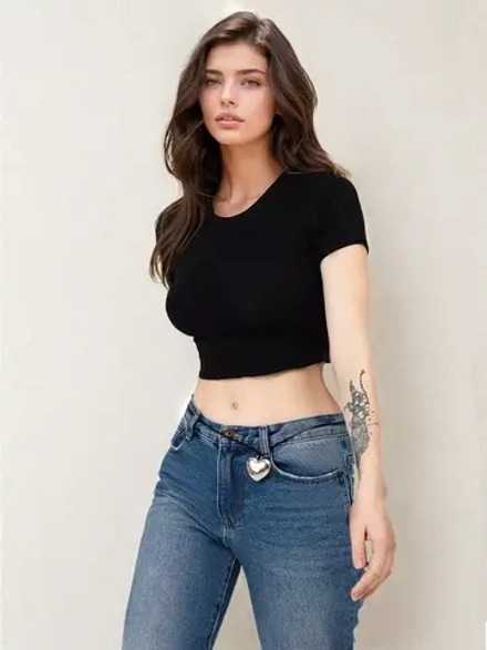 Футболка трикотажная укороченная кроп топ