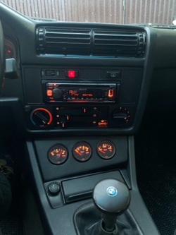 BMW E30 Подиум для дополнительных приборов (Реплика "Стекловолокно")