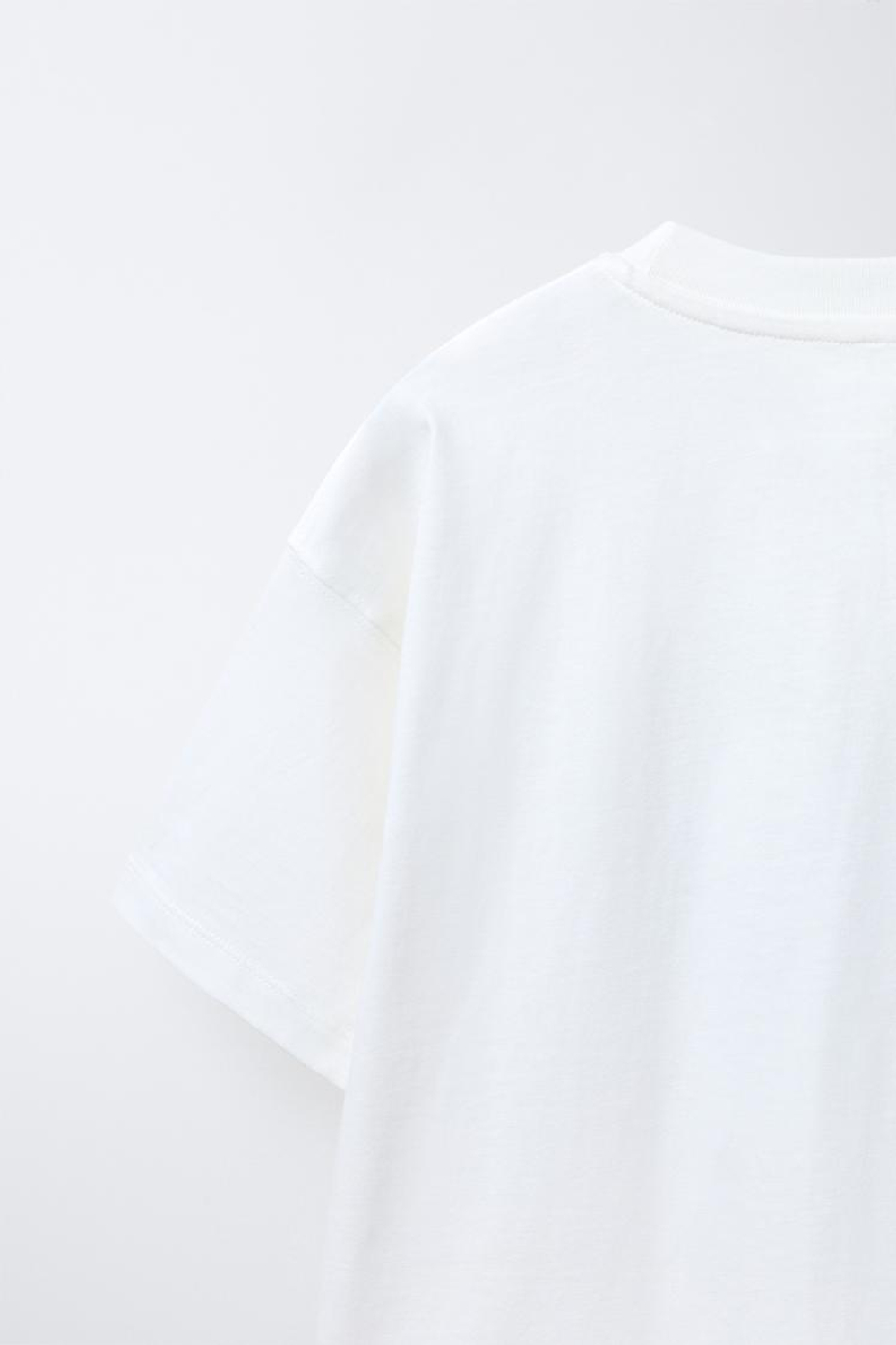 ZARA ФУТБОЛКА С ВЫШИВКОЙ, БЕЛЫЙ