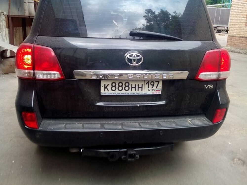 Фаркоп под квадрат для Toyota Land Cruser 200, Lexus LX, 2008-2021, Бизон.FA 0859-E