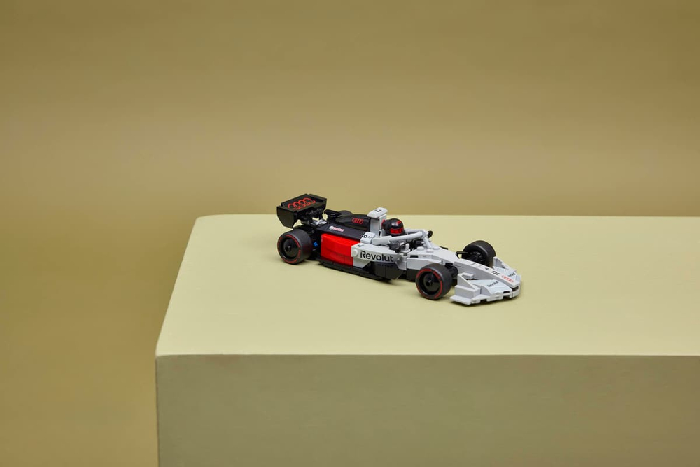 Конструктор LEGO Speed Champions 77259 Audi Revolut F1 Team R26 Race Car