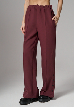 Брюки прямые с кнопками бордовые