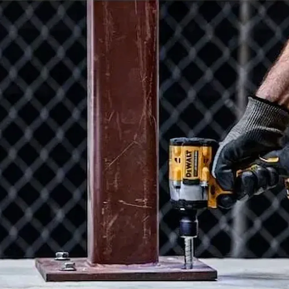 DeWalt DCF921P2T-QW аккумуляторный гайковёрт (2 x 5 Ач, ЗУ)
